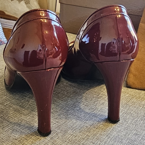 Size 36C | Gucci Authentic anamel pump - Picture 6 of 8